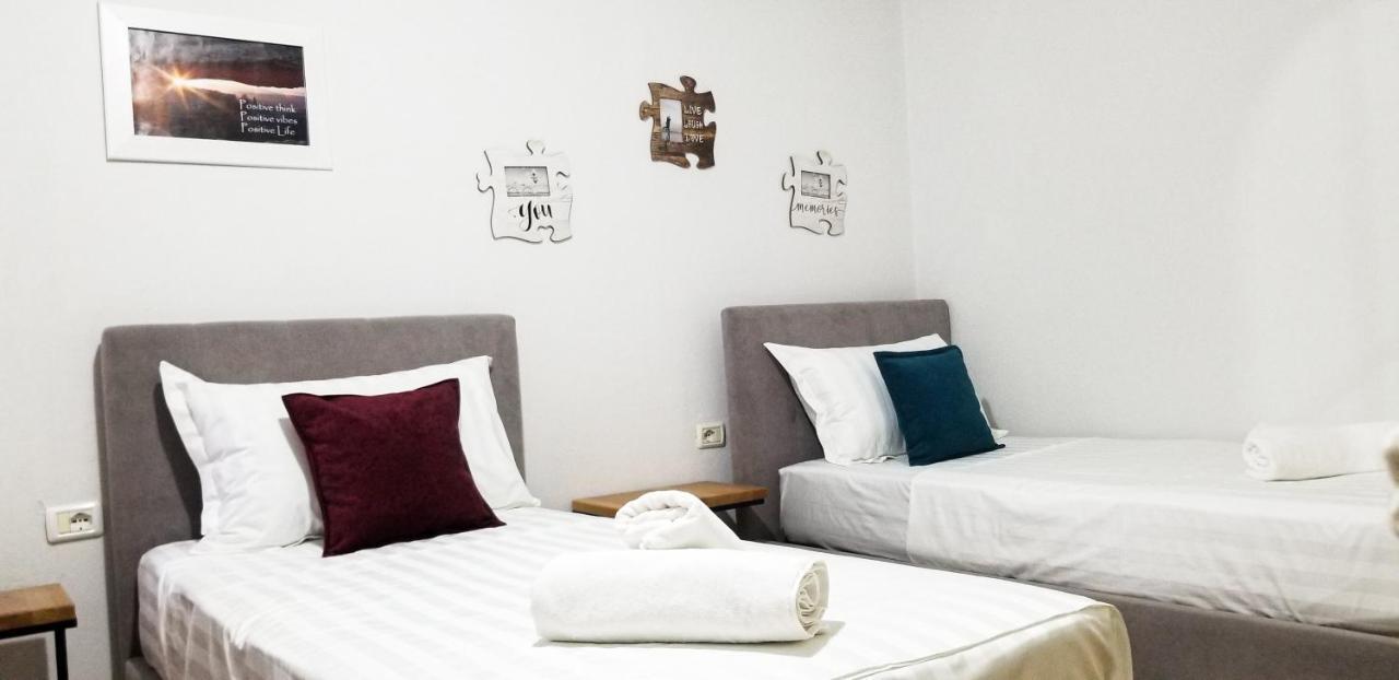 Spacious And Cozy Apartment - Ajia Apartment Tirana Bagian luar foto