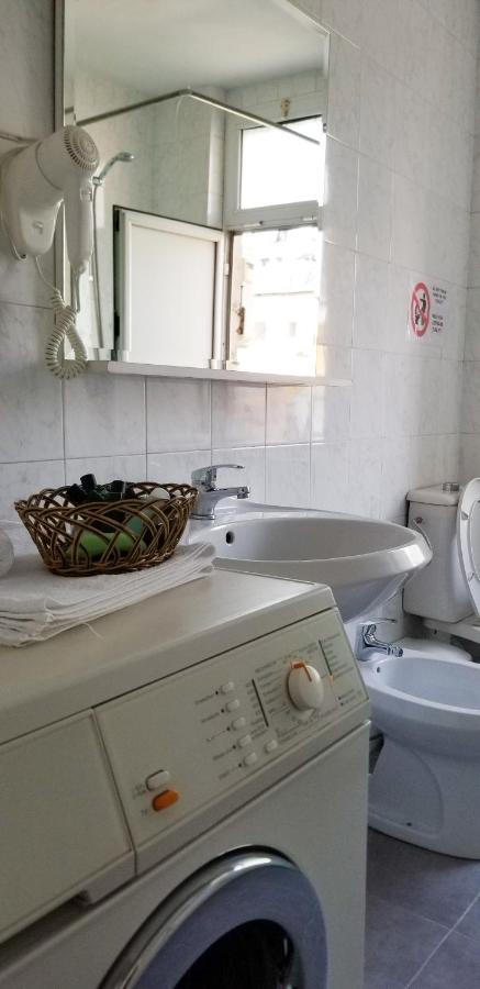 Spacious And Cozy Apartment - Ajia Apartment Tirana Bagian luar foto