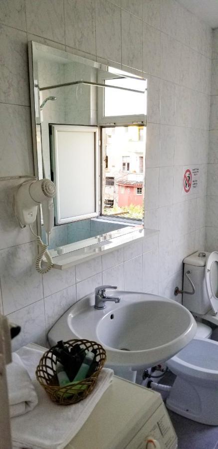 Spacious And Cozy Apartment - Ajia Apartment Tirana Bagian luar foto