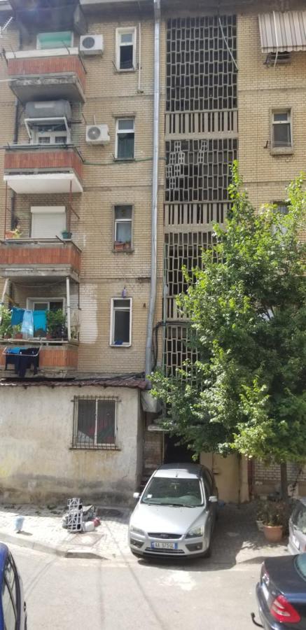 Spacious And Cozy Apartment - Ajia Apartment Tirana Bagian luar foto